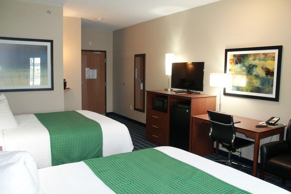 Brookstone Lodge and Suites