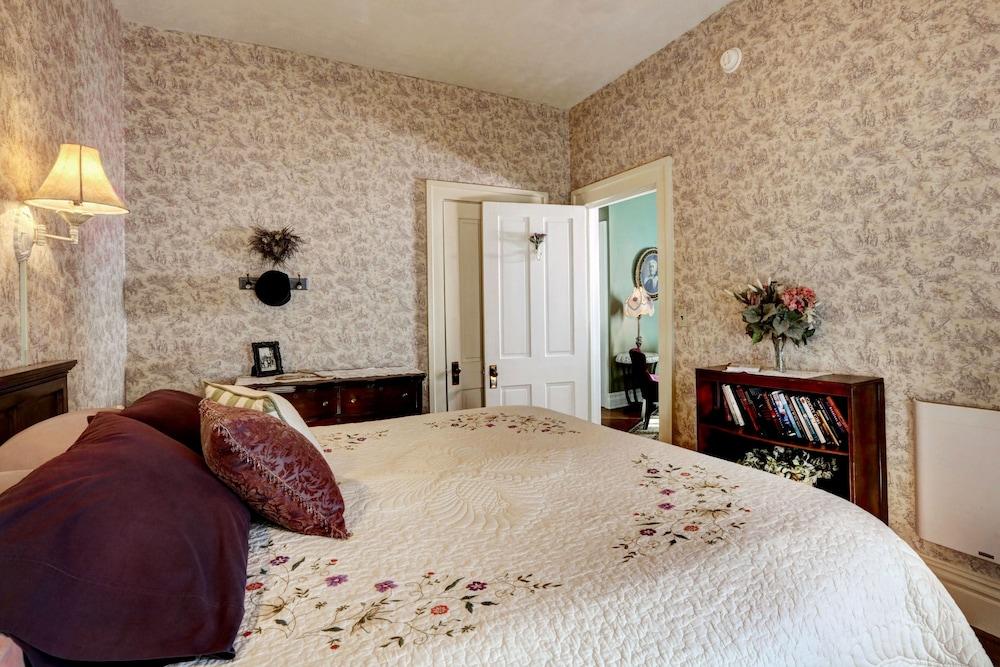 Barrister's Bed & Breakfast