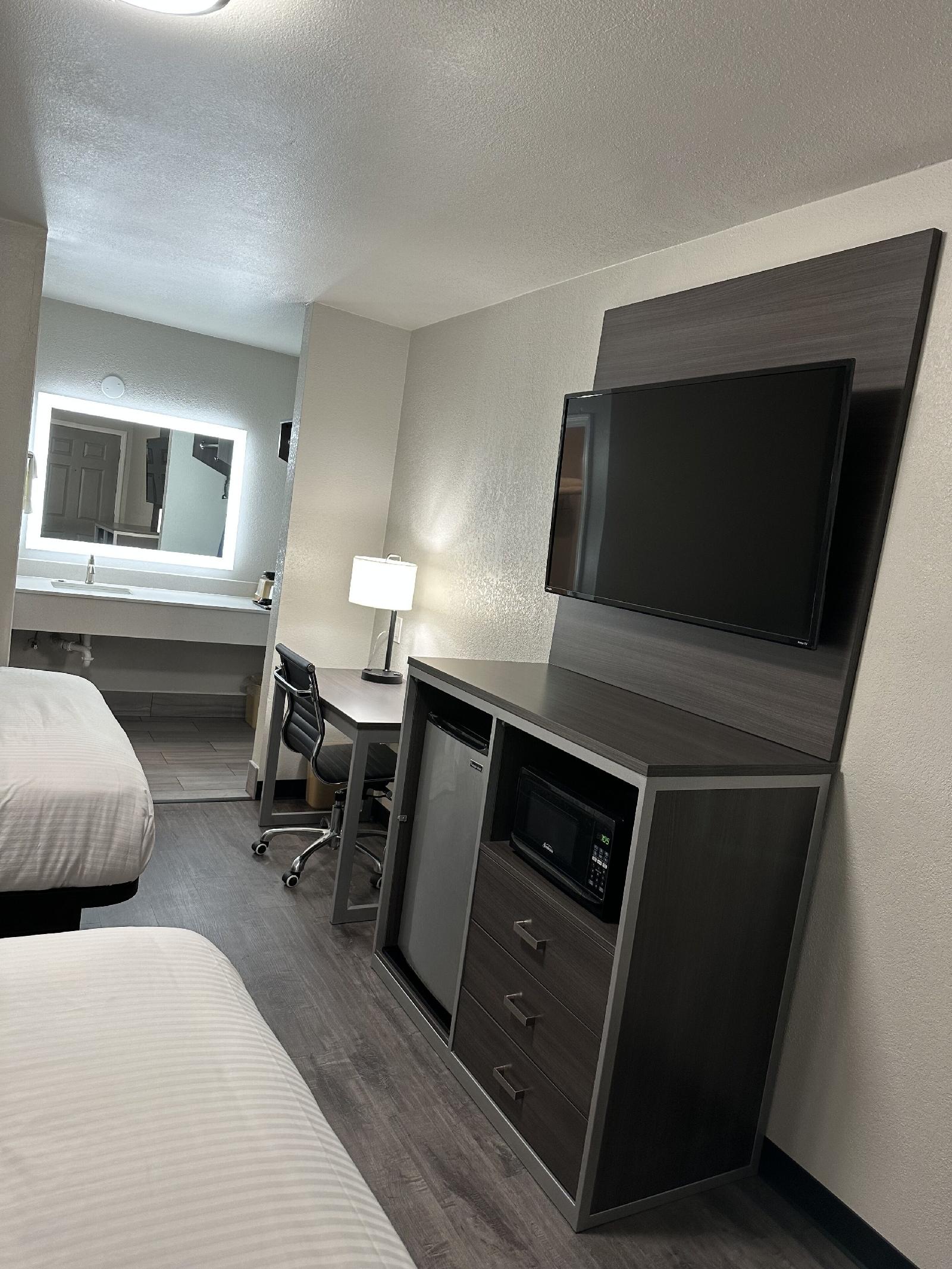Sleepy Traveler Motel