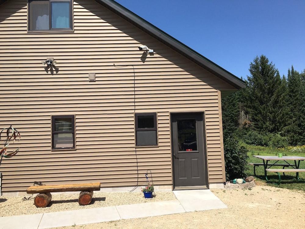 Valhalla Hillside Inn