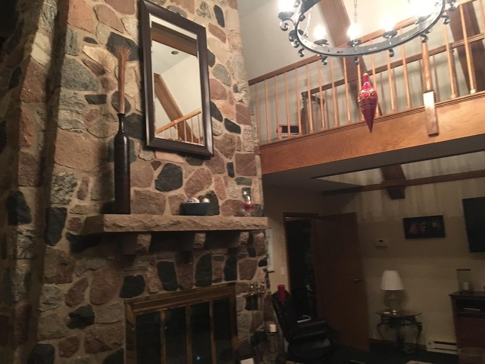Valhalla Hillside Inn