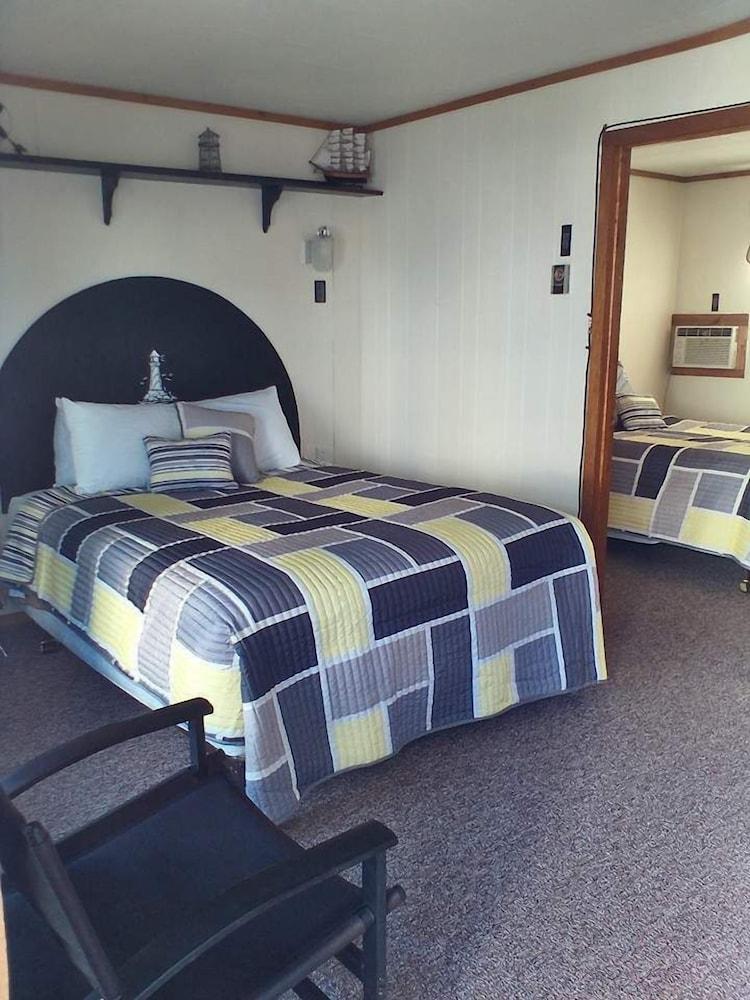 The Monarch Motel
