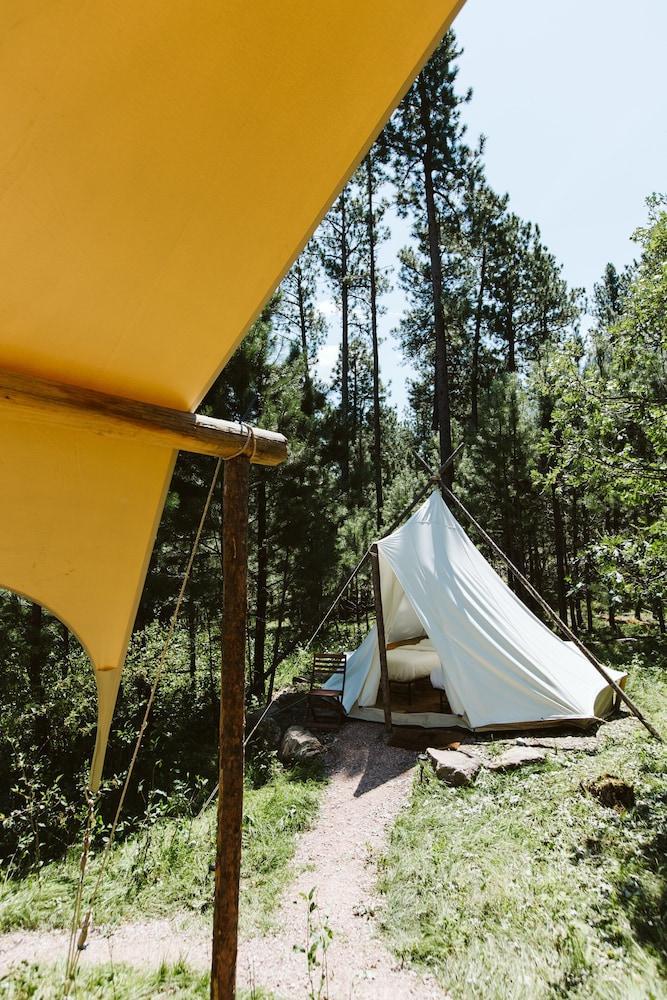 Under Canvas Mount Rushmore
