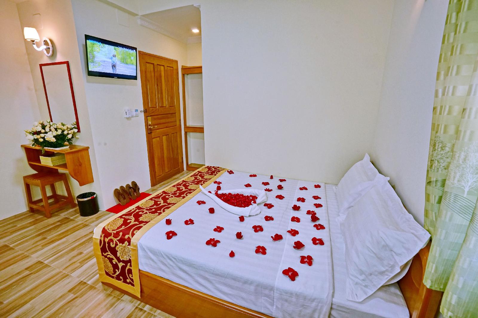 Moon Light Hotel