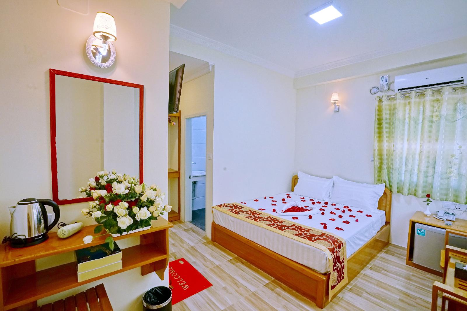 Moon Light Hotel