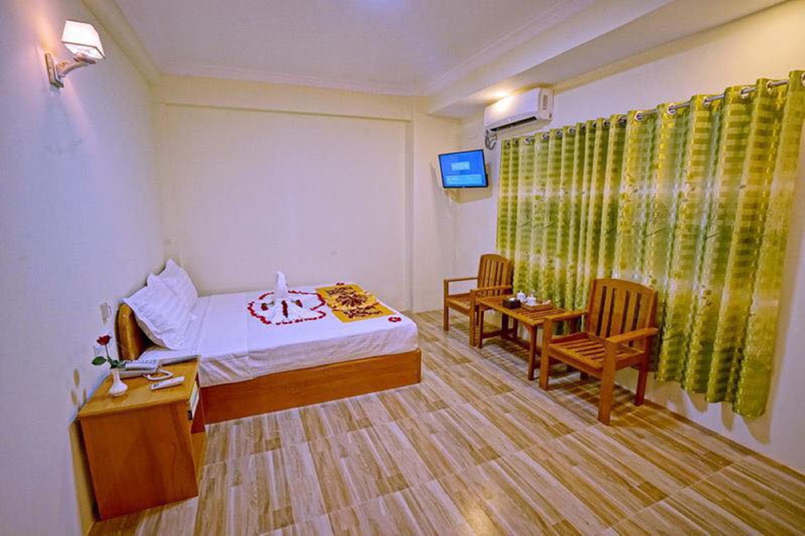 Moon Light Hotel