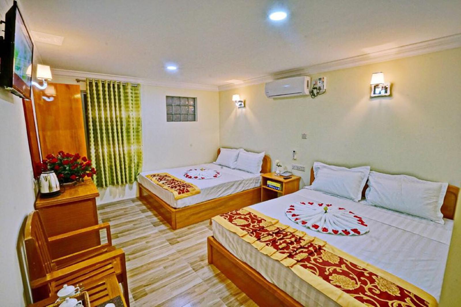 Moon Light Hotel