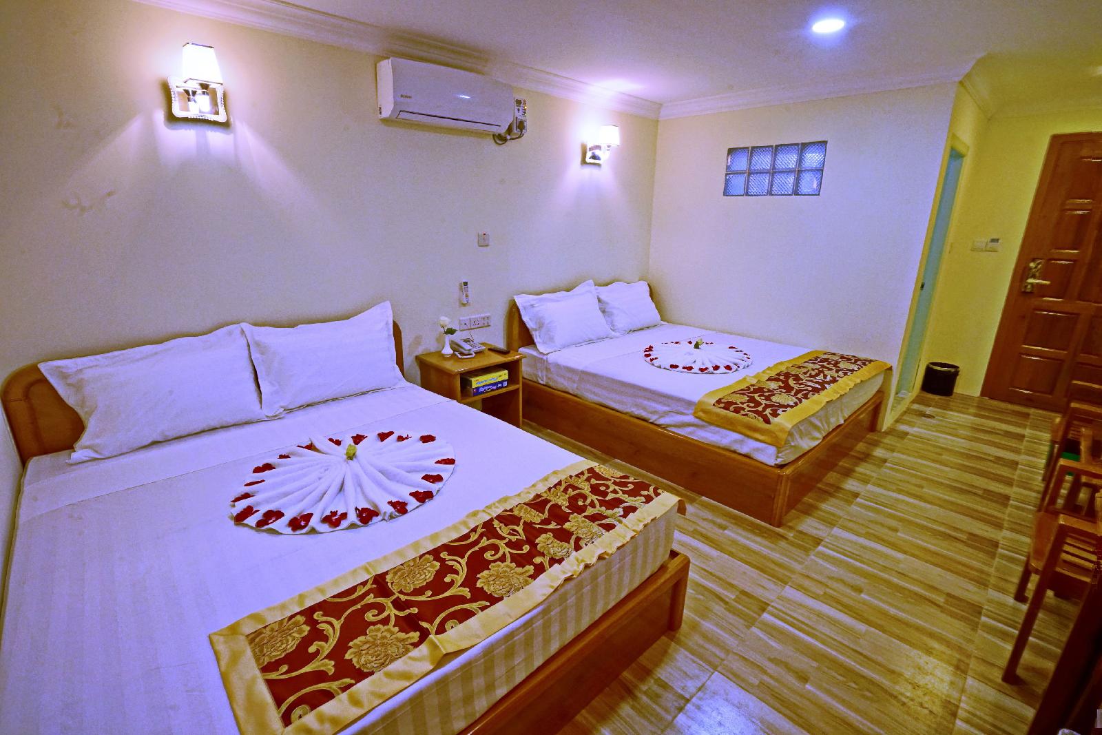 Moon Light Hotel