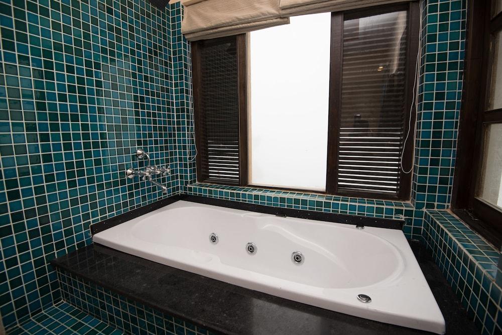 Chamong Chiabari Mountain Retreat & Spa