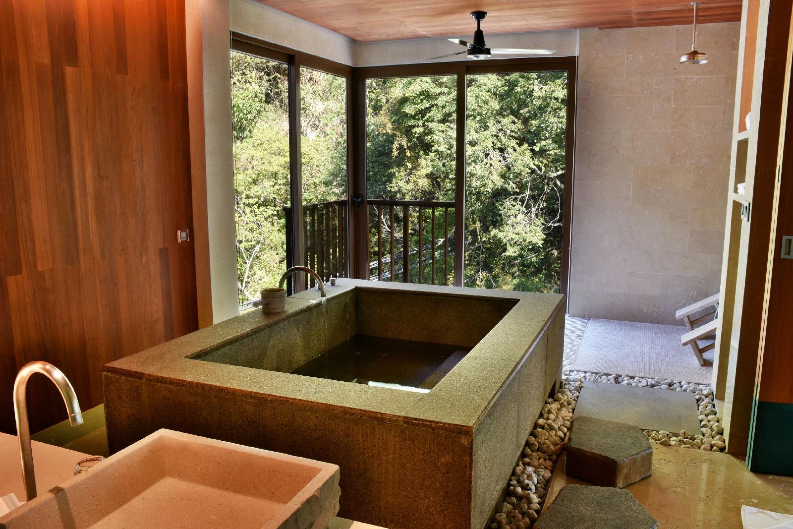 Honey Moon Hotel