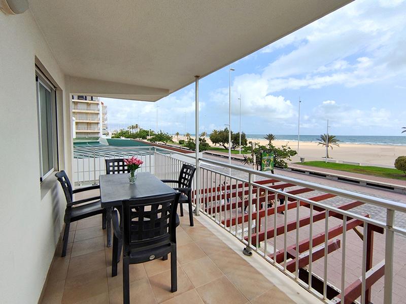 Apartamentos Gandía primera línea de playa 3000