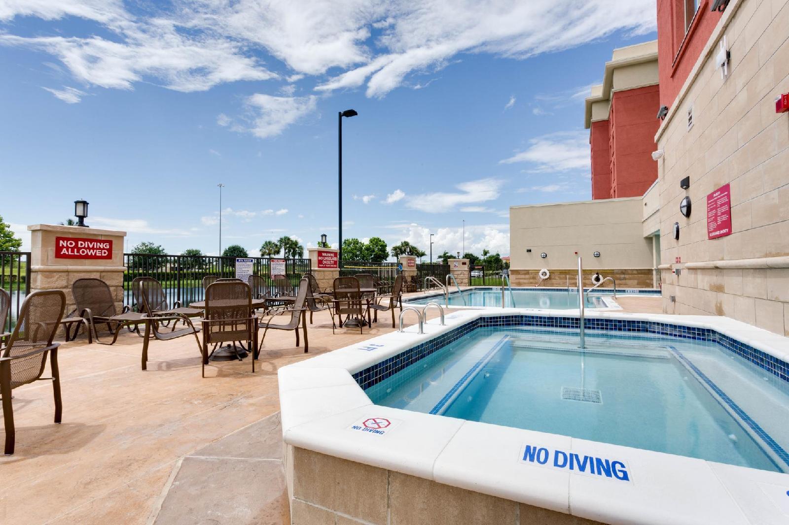 Drury Inn & Suites Fort Myers At I 75 And Gulf Coast Town Center