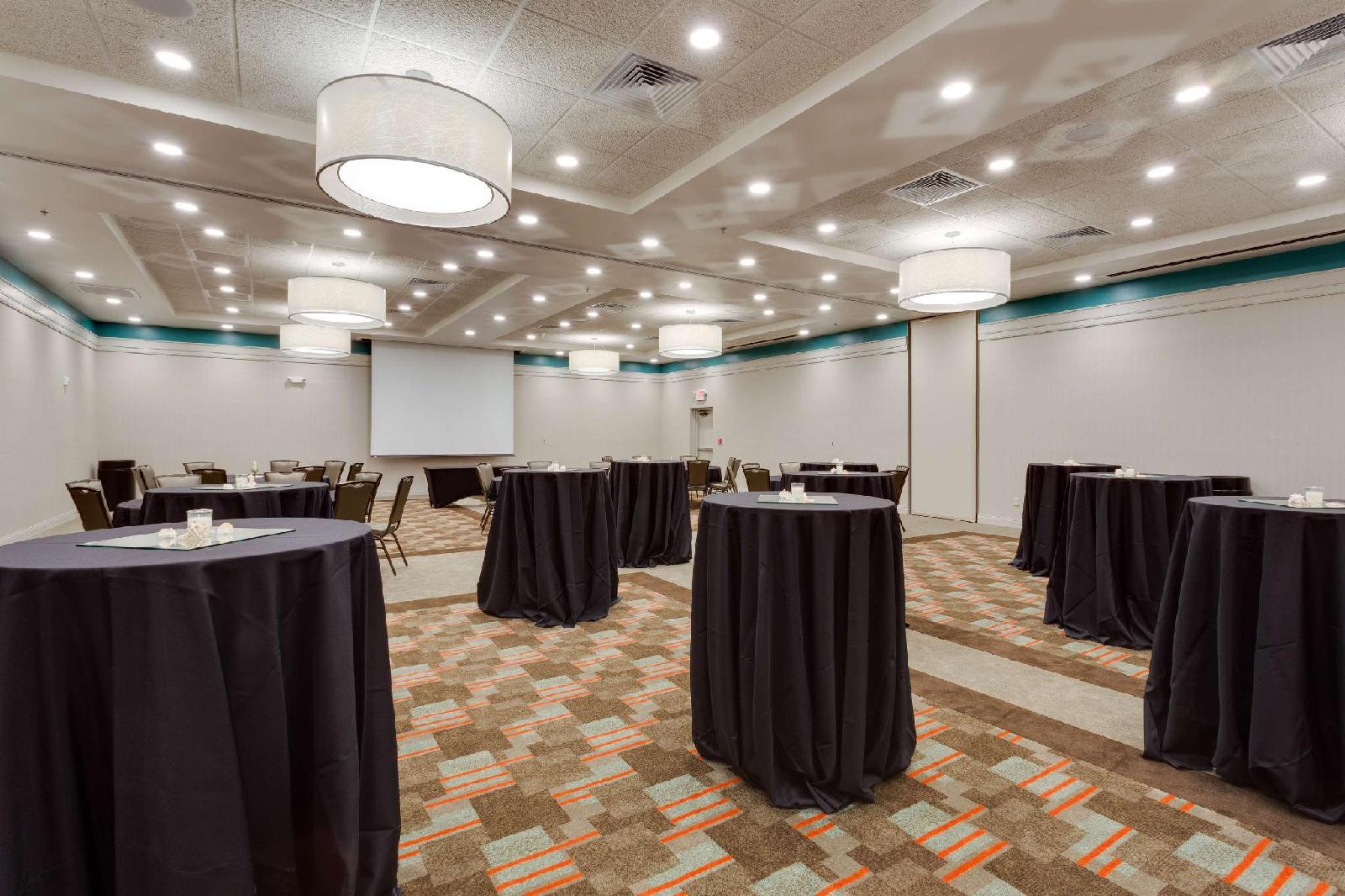 Drury Inn & Suites Fort Myers At I 75 And Gulf Coast Town Center
