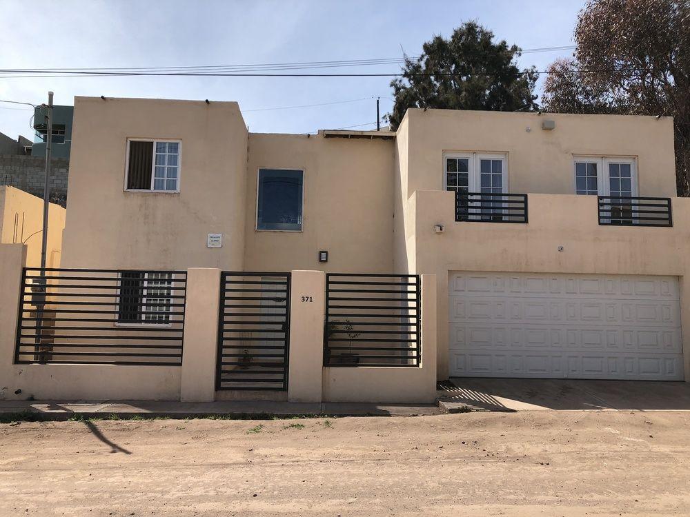 Casa Flores & Flores