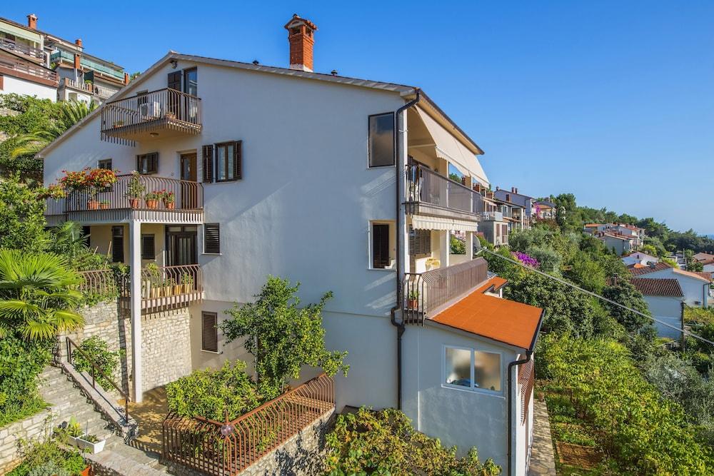 Apartments Adriana