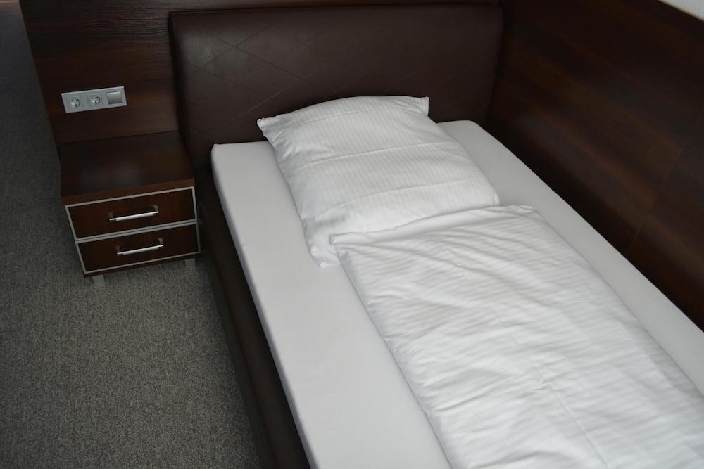 B&D Hotel