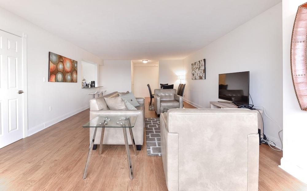 Global Luxury Suites At Emerson Place