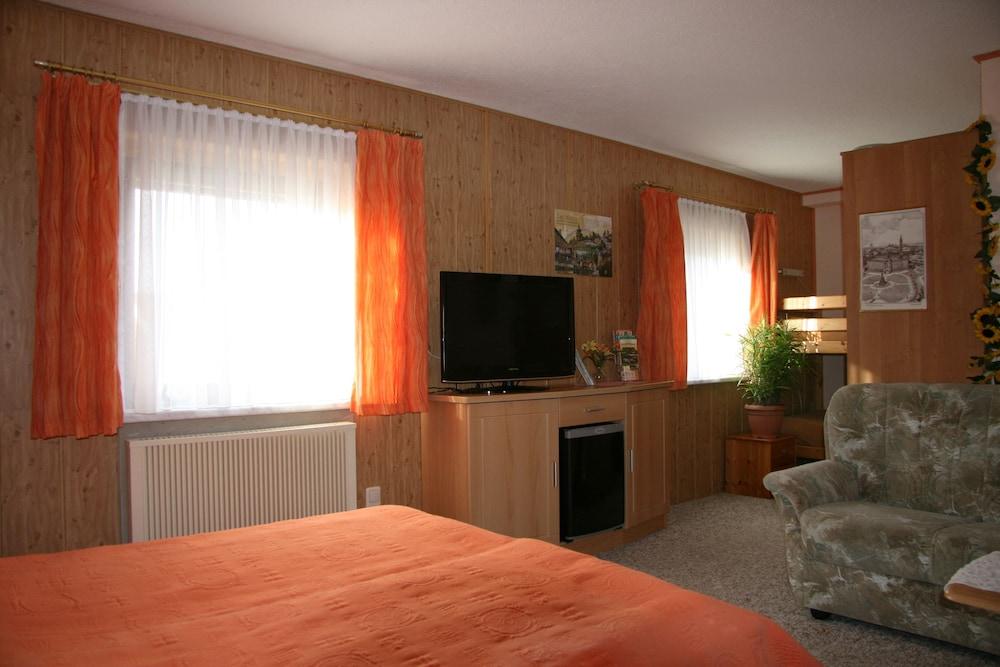 Pension 19
