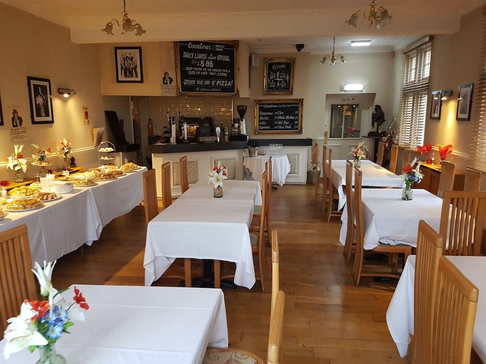The Dorset Arms Inn