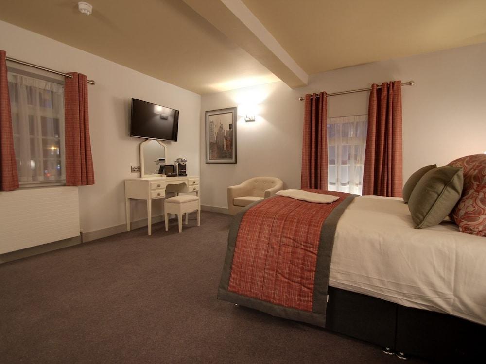 Nine Jars Hotel
