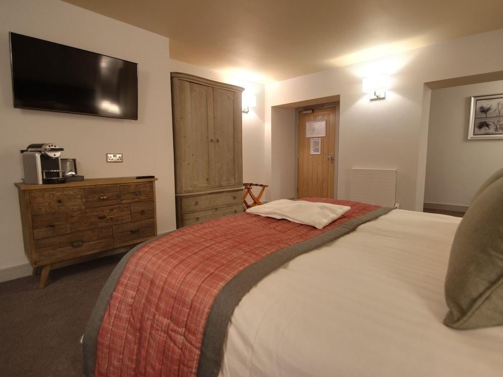 Nine Jars Hotel