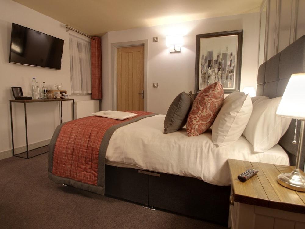 Nine Jars Hotel