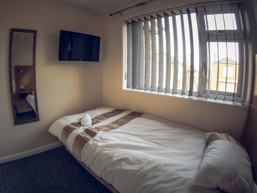 Hallam's Guest House