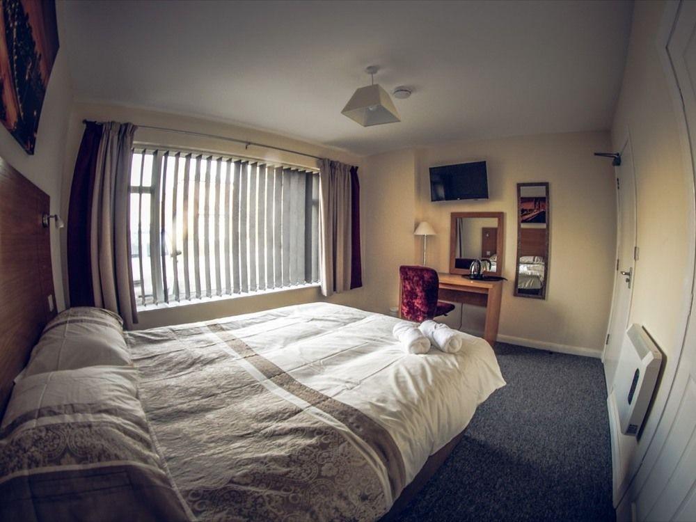 Hallam's Guest House