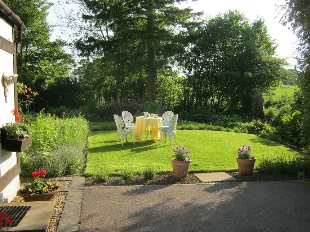 The Moats Bed And Breakfast