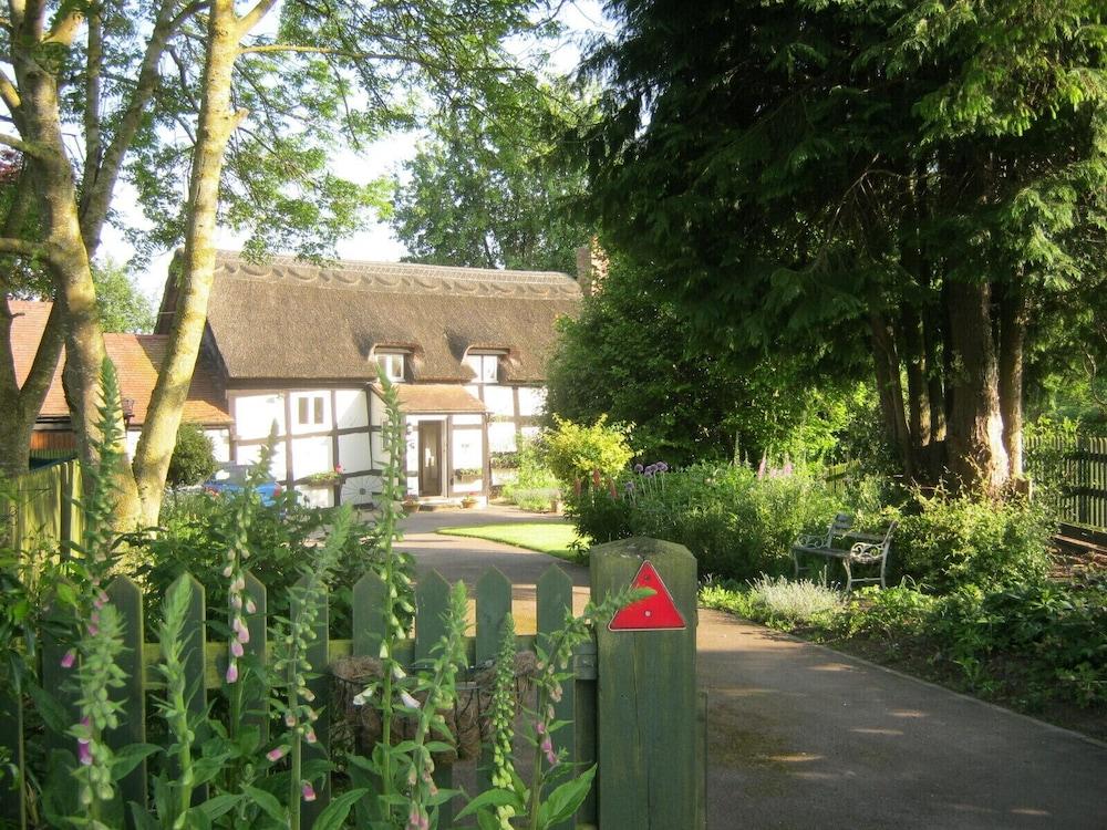 The Moats Bed And Breakfast
