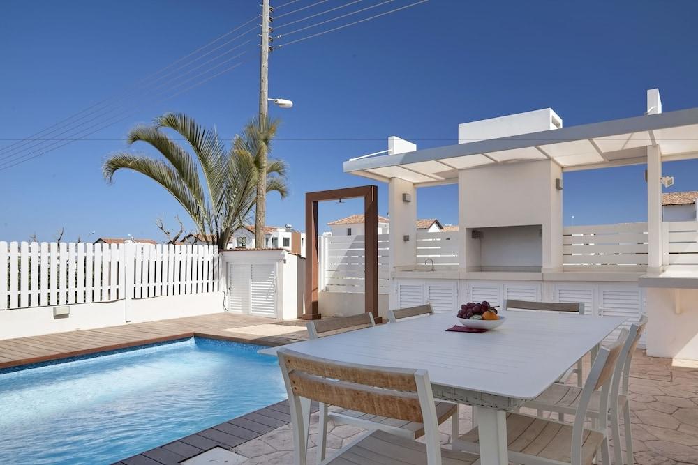 Velomar Family Villa