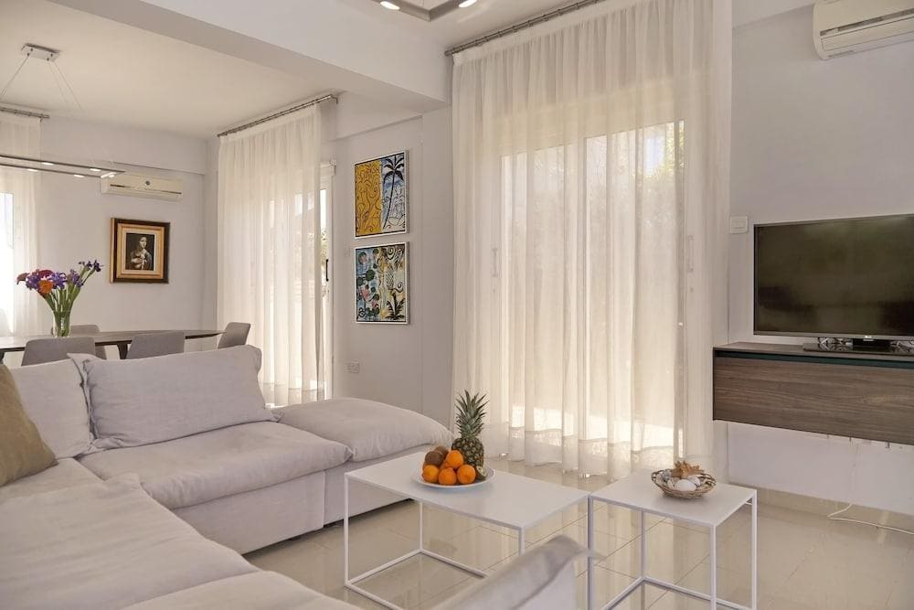 Velomar Family Villa