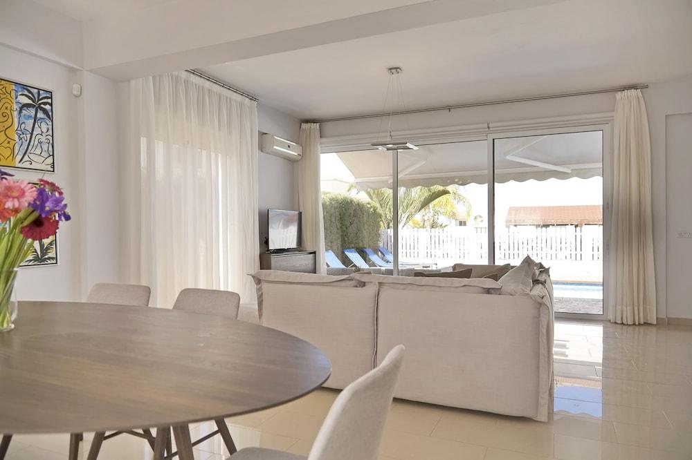 Velomar Family Villa