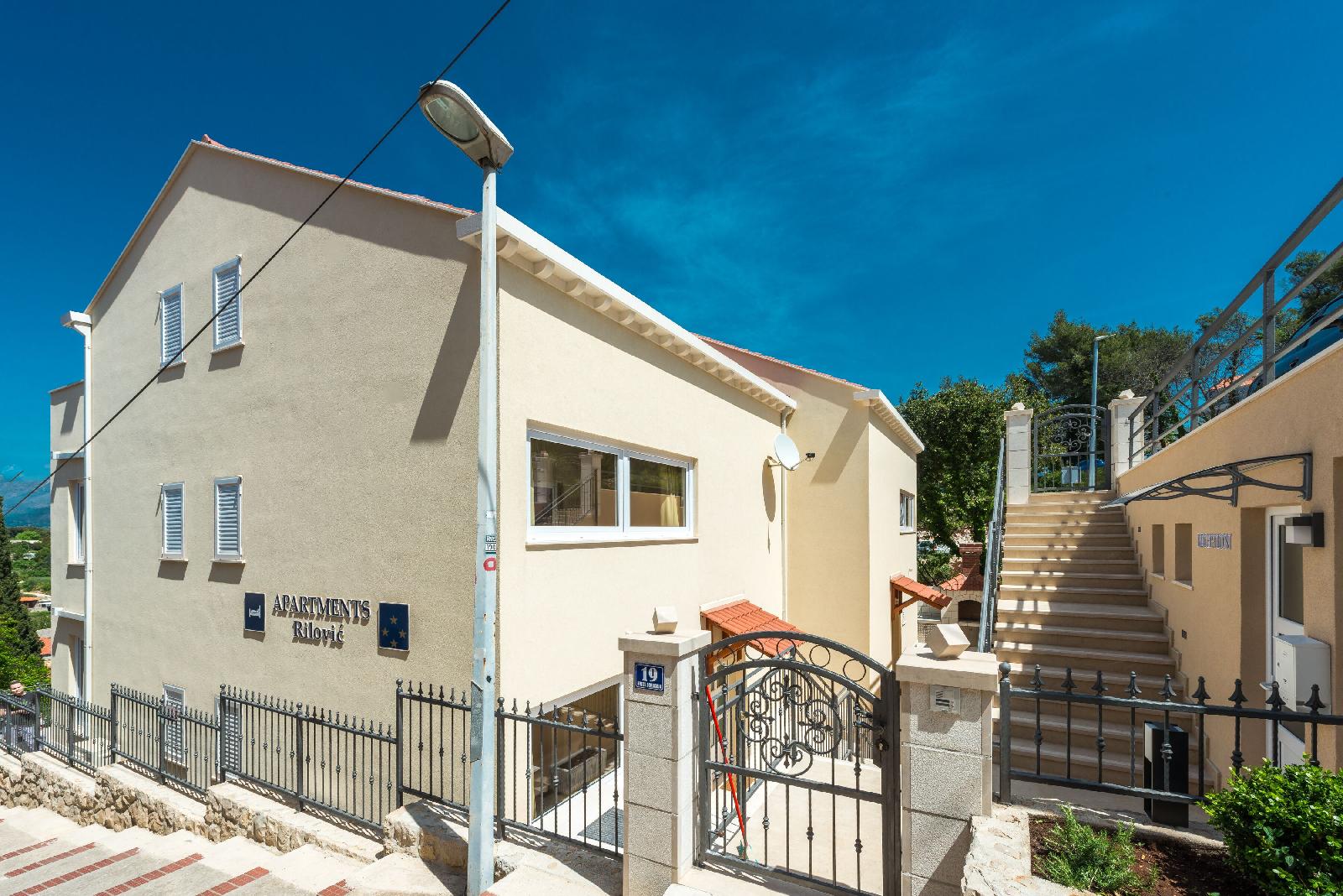 Apartments Rilovic