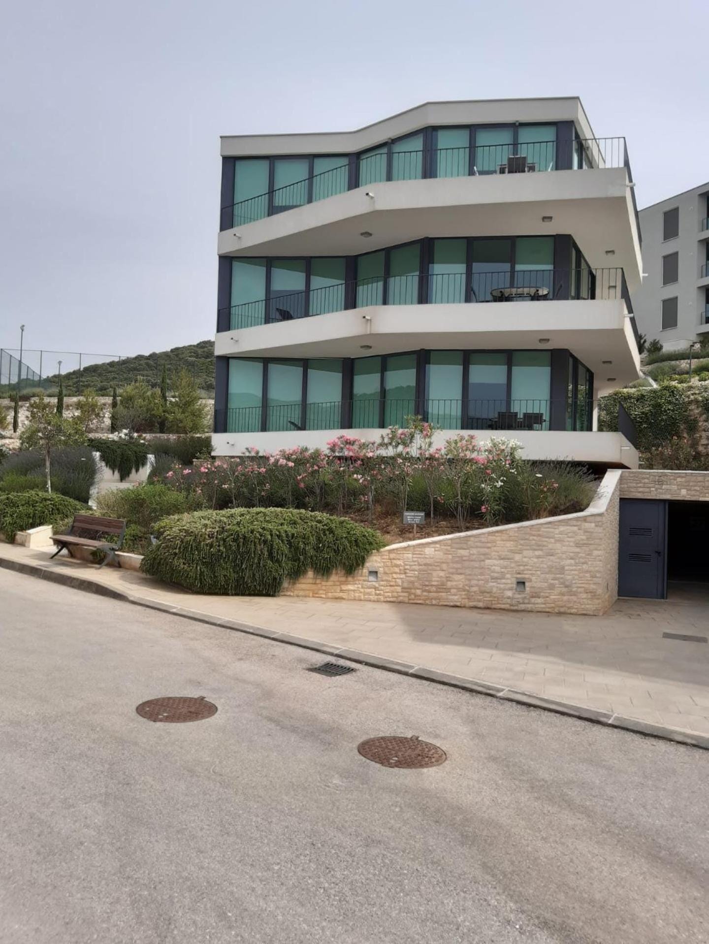 White Cloud Apartments