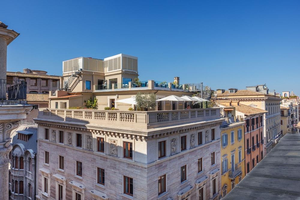 Singer Palace Hotel