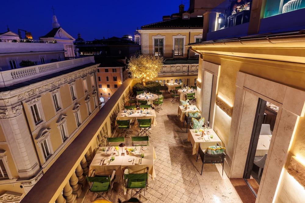 Singer Palace Hotel