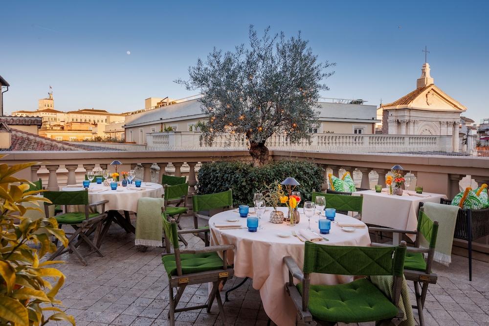 Singer Palace Hotel