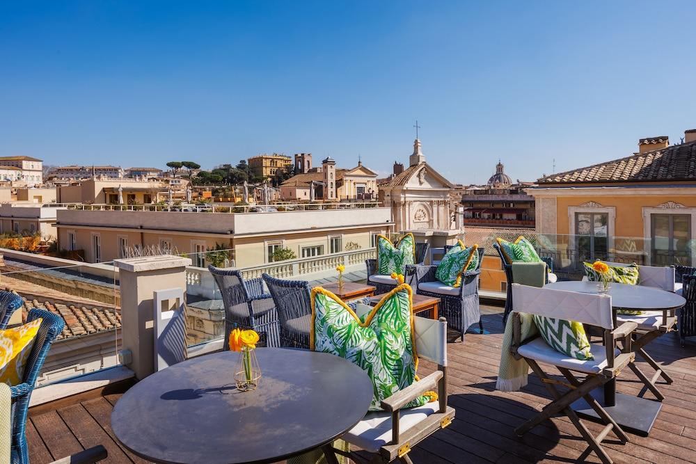 Singer Palace Hotel