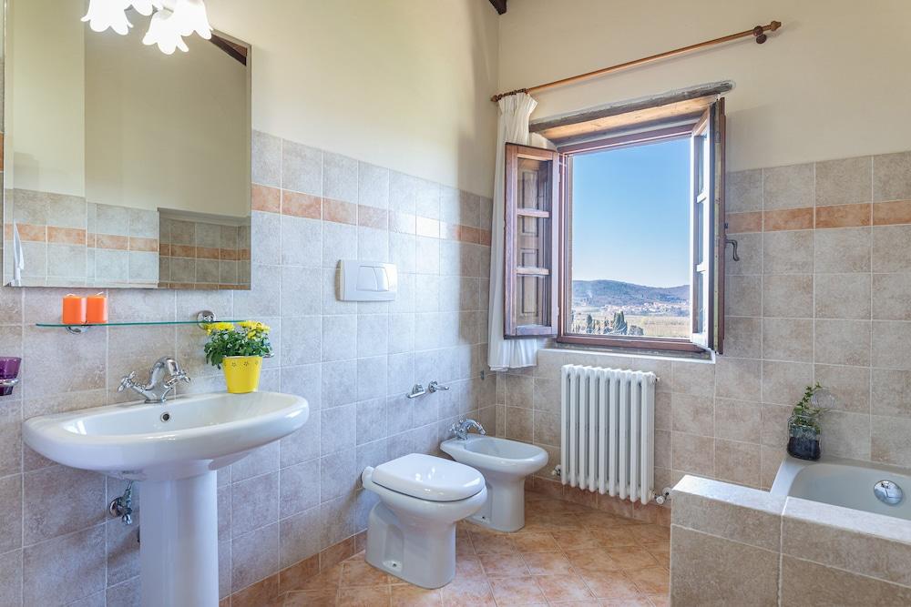 Tenuta La Pieve Casale Il Giglio