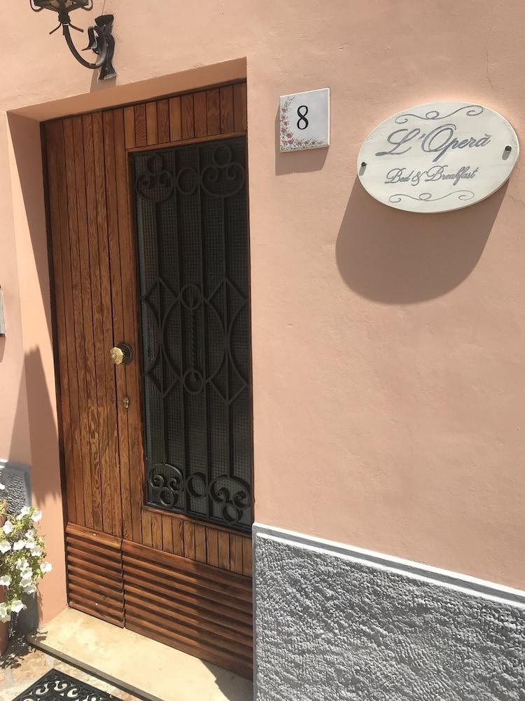 Opera Bed & Breakfast