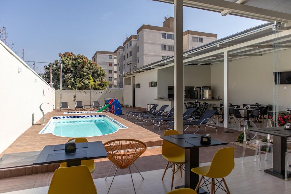 Allegro Hotel