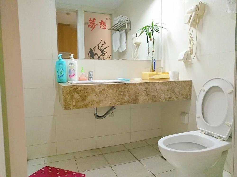 Nanjing Ty Holiday Hotel
