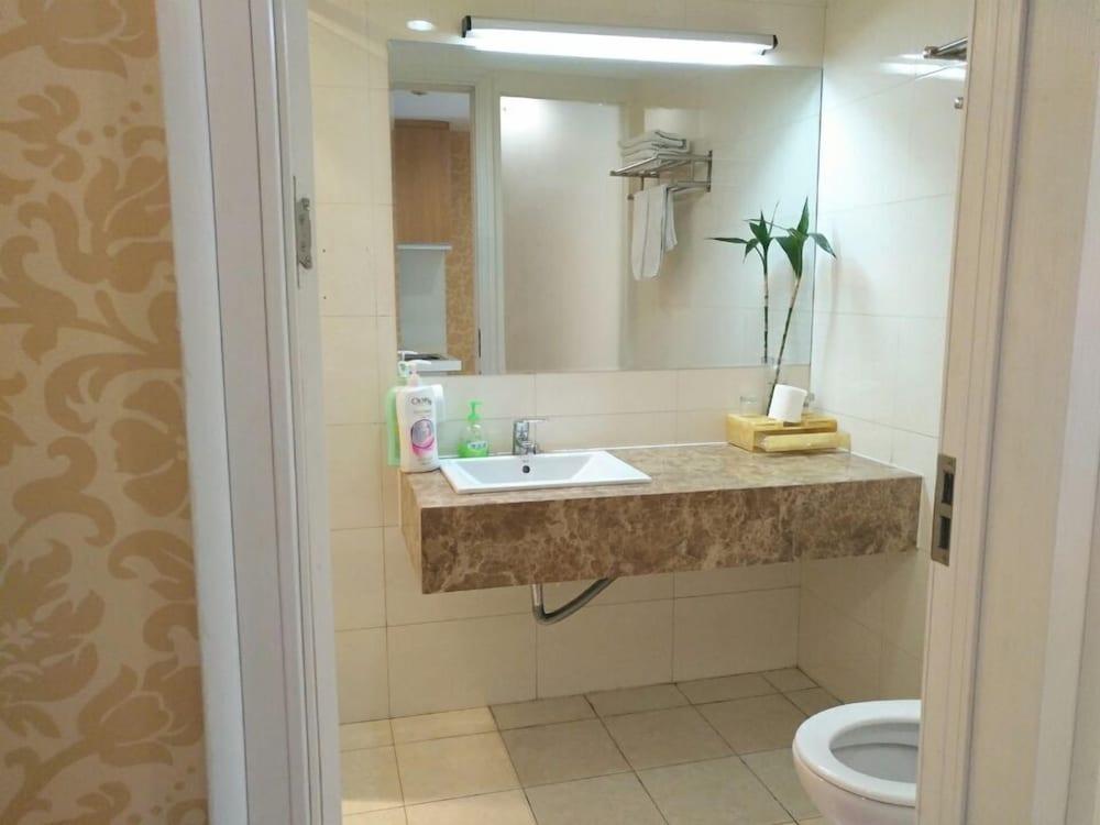 Nanjing Ty Holiday Hotel