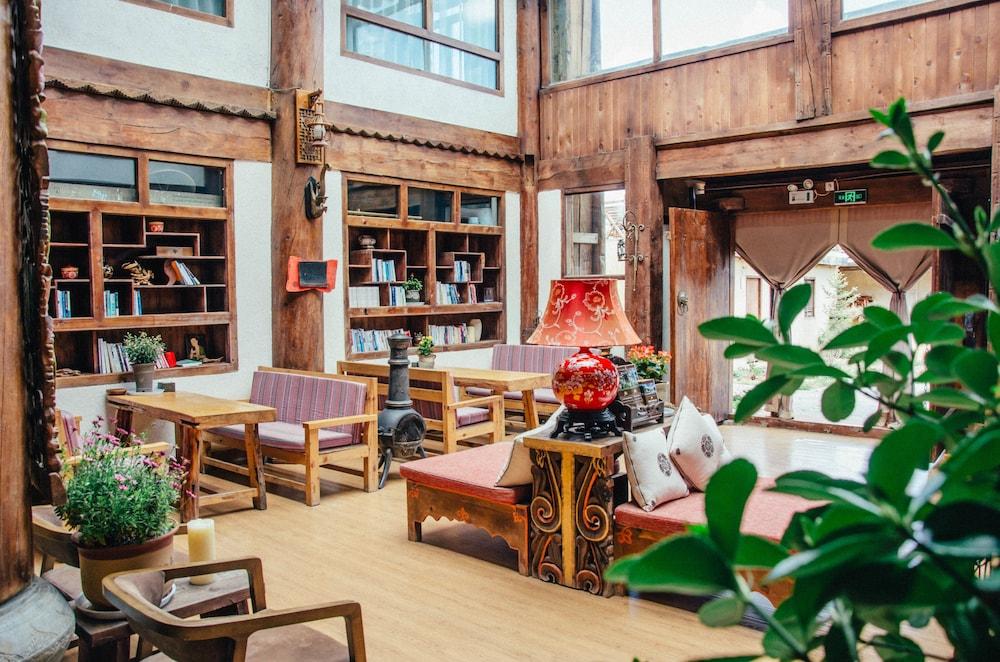 Shangri-La E-Outfitting Boutique Hotel