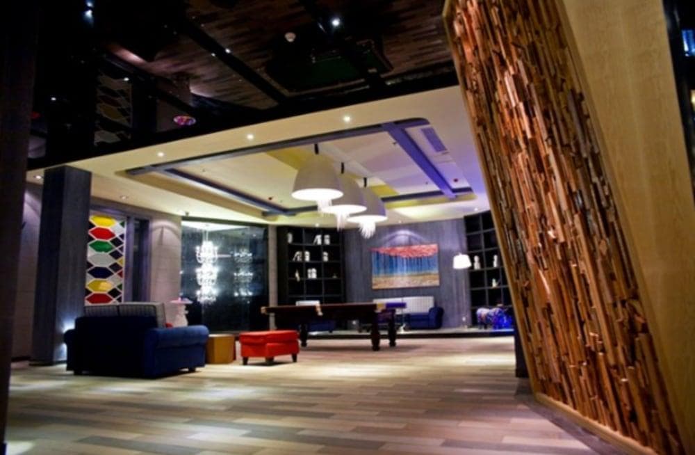 Purple Flower Hotel