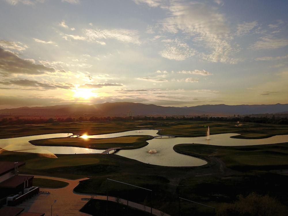 Theodora Golf Club
