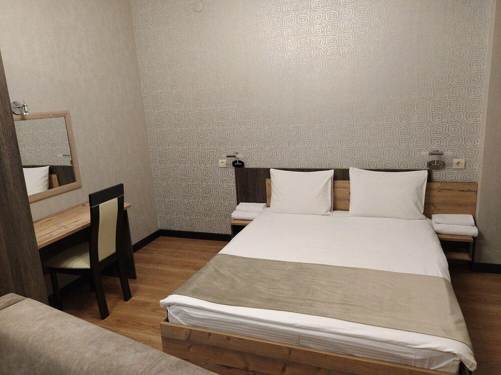 Hotel Cosmos