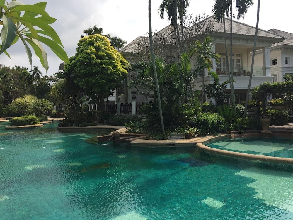 Baan Dhewaran Beachfront Villa