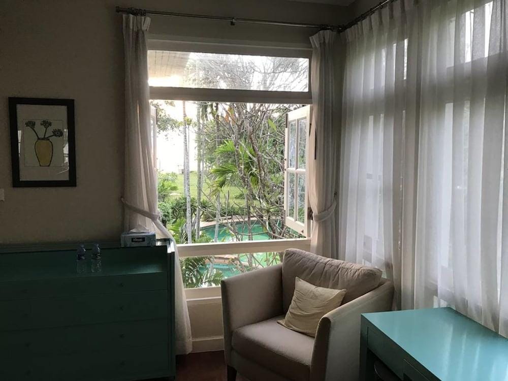 Baan Dhewaran Beachfront Villa